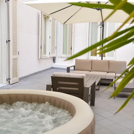 Fontana Trevi Mansion *